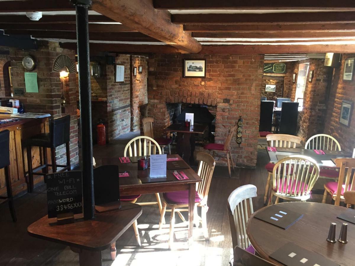 The St Crispin Inn Worth  Exterior foto