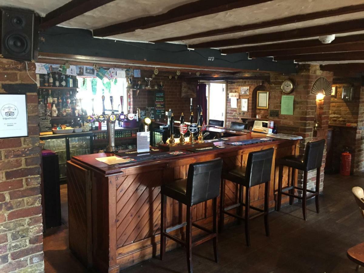 The St Crispin Inn Worth  Exterior foto