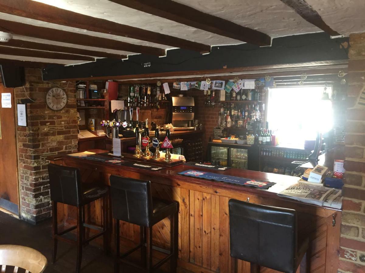 The St Crispin Inn Worth  Exterior foto